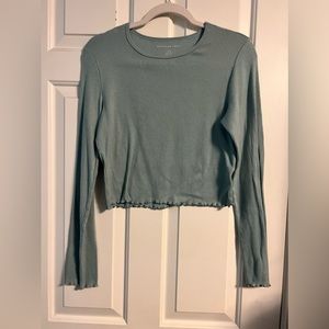 Large long sleeve cropped American Eagle top
